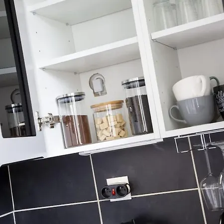 L'authentique *studio *parking Prive* *wifi*calme Apartment *